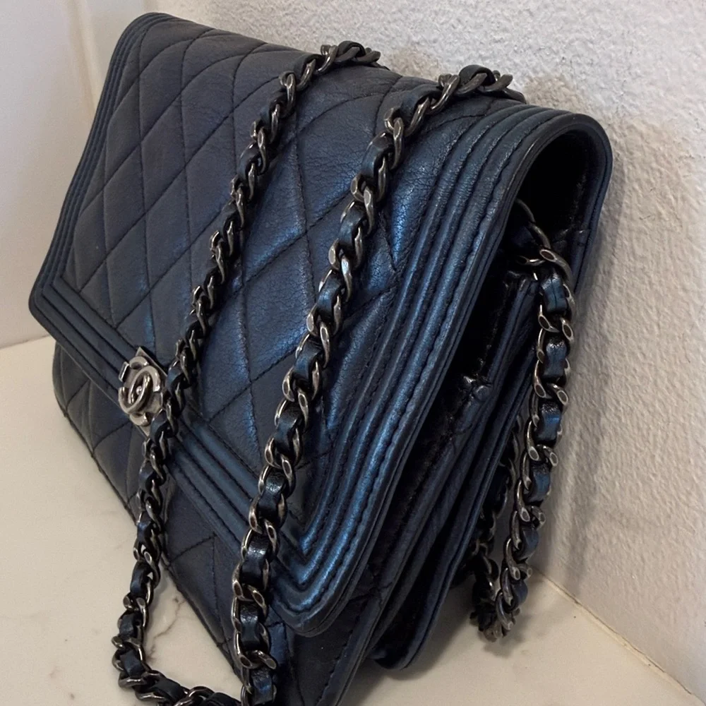 Chanel Boy Wallet on Chain - Picture 2 of 9